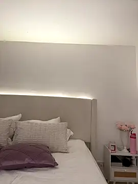 Bella cutte  online show from December 4, 11:57 pm