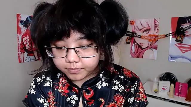 Snapshot of Moertomlly chatting on October 31, 4:35 am Moertomlly online show from October 31, 4:35 am