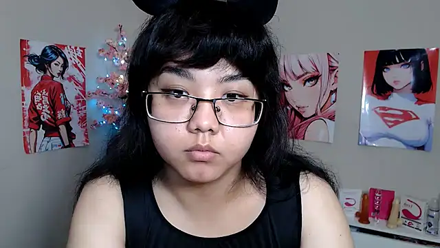 Snapshot of Moertomlly chatting on November 3, 4:14 am Moertomlly online show from November 3, 4:14 am