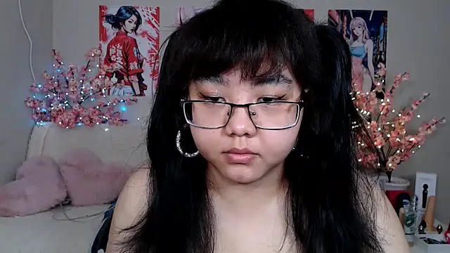 Snapshot of Moertomlly chatting on April 27, 3:48 am Moertomlly online show from April 27, 3:48 am