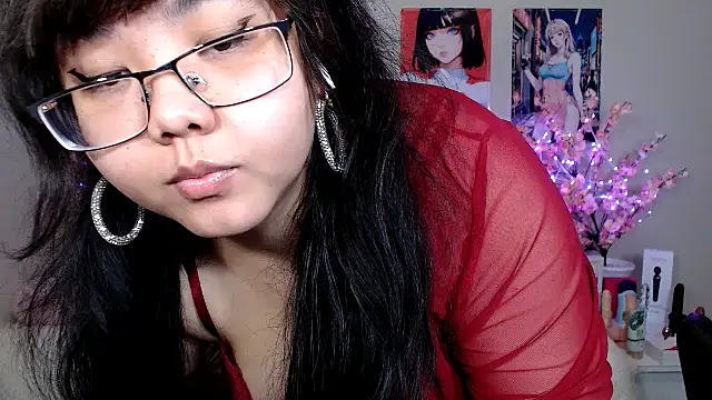 Snapshot of Moertomlly chatting on May 3, 3:45 am Moertomlly online show from May 3, 3:45 am