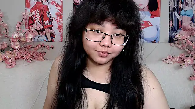 Snapshot of Moertomlly chatting on May 17, 6:00 am Moertomlly online show from May 17, 6:00 am
