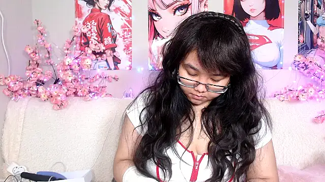 Snapshot of Moertomlly chatting on May 22, 4:41 am Moertomlly online show from May 22, 4:41 am