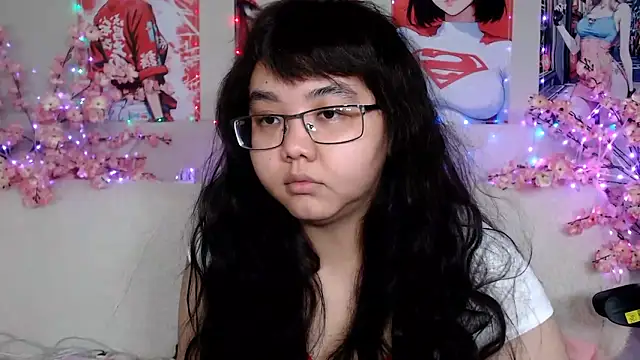 Snapshot of Moertomlly chatting on May 23, 5:12 am Moertomlly online show from May 23, 5:12 am
