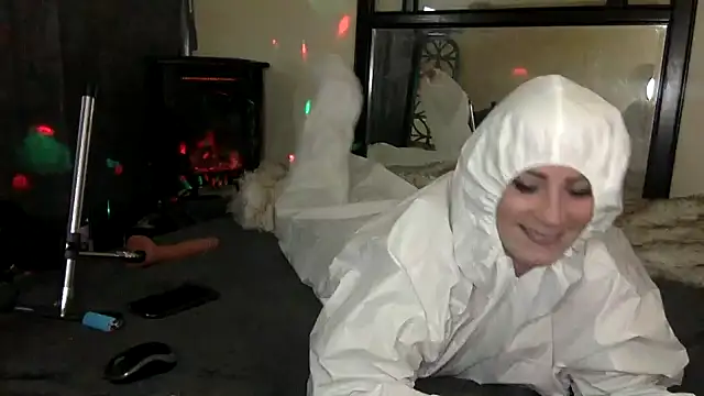 TiffaneyLove online show from February 18, 5:42 am
