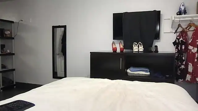 TiffaneyLove online show from May 15, 11:12 pm