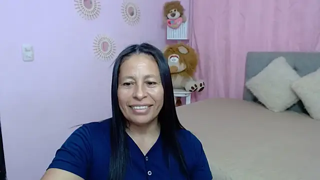 Snapshot of mature_martina chatting on October 3, 1:13 am mature martina online show from October 3, 1:13 am