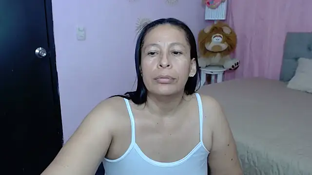 Snapshot of mature_martina chatting on October 7, 10:23 am mature martina online show from October 7, 10:23 am