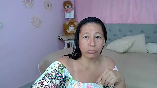 Snapshot of mature_martina chatting on October 16, 9:38 pm mature martina online show from October 16, 9:38 pm