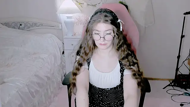 RuthMorse online show from March 9, 7:18 pm