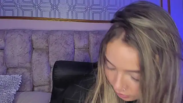 AnnyLopezz  online show from March 18, 9:52 am