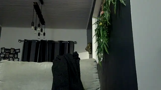 feline27 online show from March 18, 6:44 pm