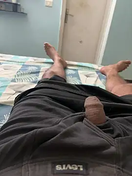 Snapshot of yourheroforfun chatting on April 7, 6:41 pm yourheroforfun online show from April 7, 6:41 pm