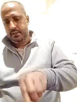 Snapshot of bink1982 chatting on January 10, 8:10 pm bink1982 online show from January 10, 8:10 pm