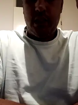 Snapshot of bink1982 chatting on February 13, 9:00 pm bink1982 online show from February 13, 9:00 pm