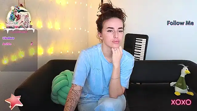 Snapshot of xx_adrihanna_xx chatting on January 10, 8:18 am xx adrihanna xx online show from January 10, 8:18 am