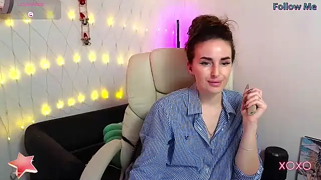 Snapshot of xx_adrihanna_xx chatting on January 24, 4:17 pm xx adrihanna xx online show from January 24, 4:17 pm