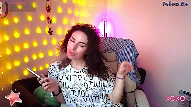 Snapshot of xx_adrihanna_xx chatting on January 27, 6:19 am xx adrihanna xx online show from January 27, 6:19 am