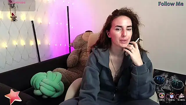 Snapshot of xx_adrihanna_xx chatting on February 6, 6:29 am xx adrihanna xx online show from February 6, 6:29 am