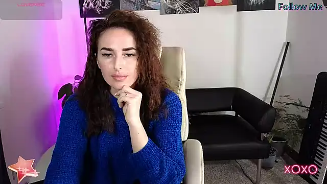 Snapshot of xx_adrihanna_xx chatting on February 17, 6:15 pm xx adrihanna xx online show from February 17, 6:15 pm