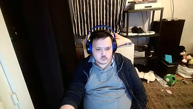 Bebemickey75 online show from February 14, 10:25 pm