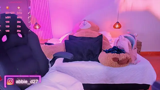 Snapshot of AbbieEdmond chatting on November 15, 4:10 am AbbieEdmond online show from November 15, 4:10 am