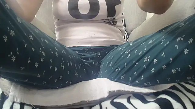 Snapshot of Web_Lady chatting on March 21, 7:02 pm Web Lady online show from March 21, 7:02 pm