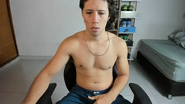 imtonny19 online show from December 5, 12:52 am