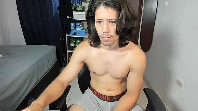 imtonny19 online show from June 15, 2:08 pm