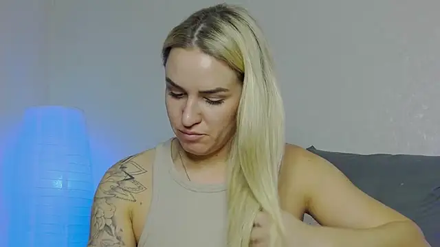 SofiJames online show from January 7, 9:18 am