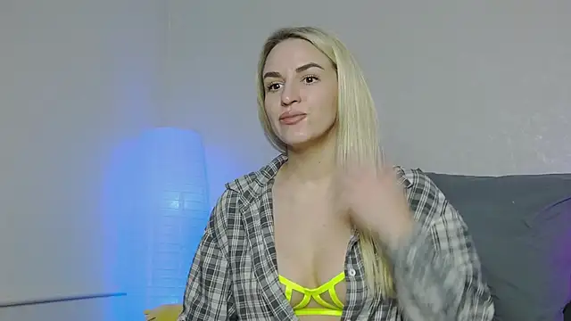 SofiJames online show from January 11, 6:14 am