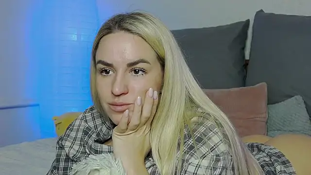 SofiJames online show from January 12, 6:06 am