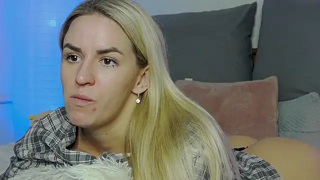 SofiJames online show from January 12, 9:40 am