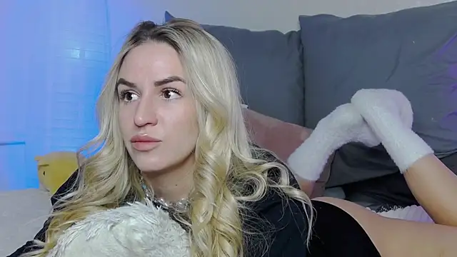 SofiJames online show from February 7, 6:24 am