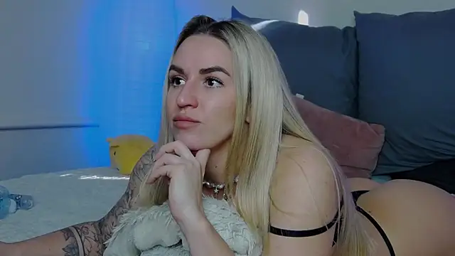 SofiJames online show from February 8, 6:22 am