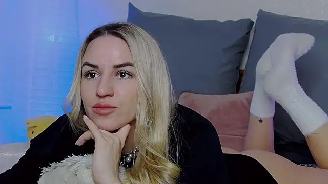 SofiJames online show from February 25, 6:36 am