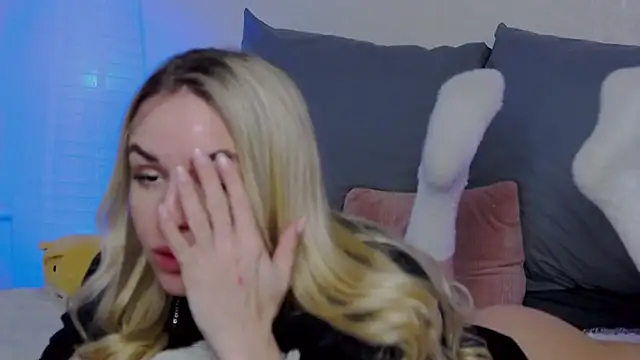 SofiJames online show from February 25, 10:26 am