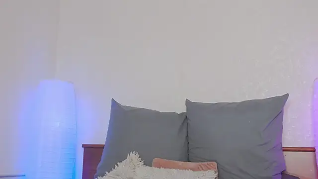 SofiJames online show from March 20, 5:57 am