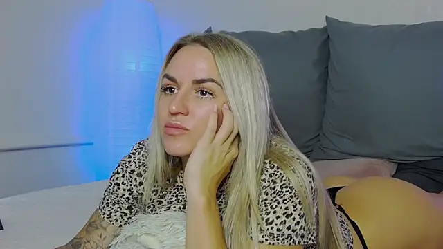 SofiJames online show from September 14, 7:07 am