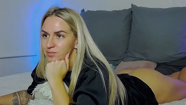 SofiJames online show from September 28, 7:47 am