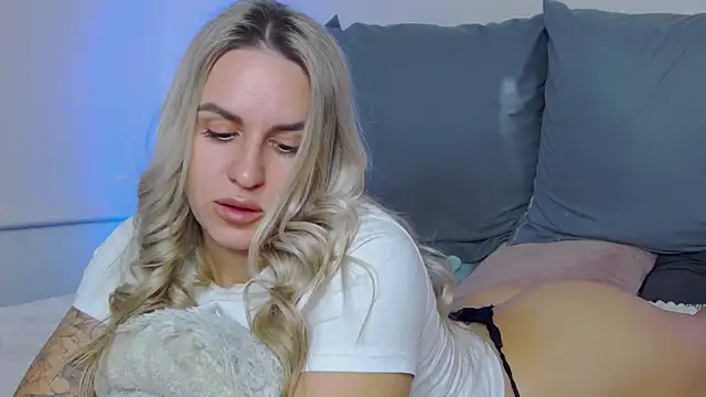 SofiJames online show from October 30, 6:37 am