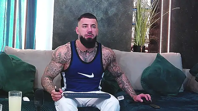 masterkingofmusclee online show from January 6, 8:46 am