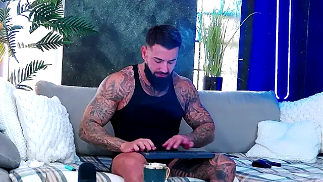 masterkingofmusclee online show from September 24, 7:12 am