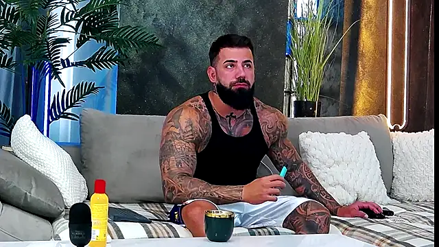 masterkingofmusclee online show from September 26, 7:01 am