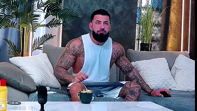 masterkingofmusclee online show from October 10, 5:39 am