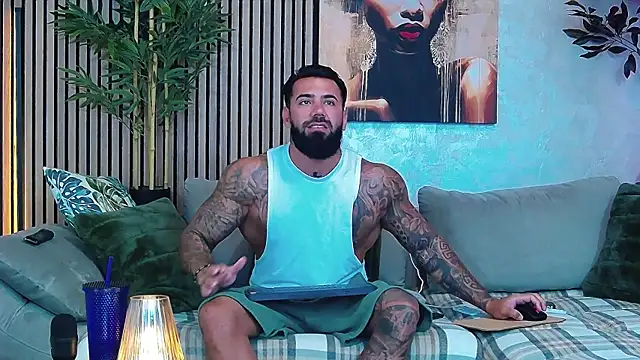 masterkingofmusclee online show from May 8, 7:25 am