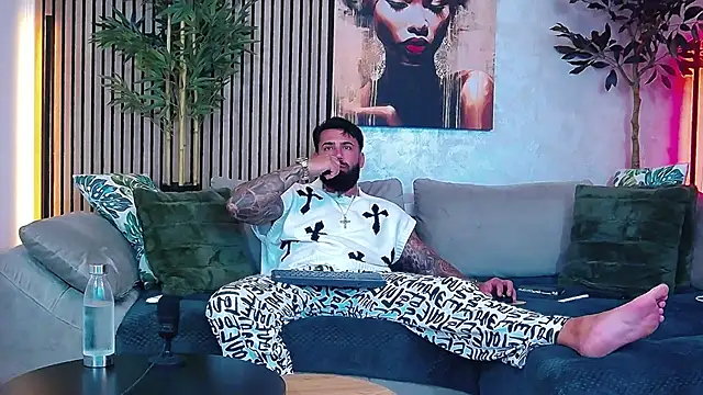 masterkingofmusclee online show from May 28, 9:34 pm