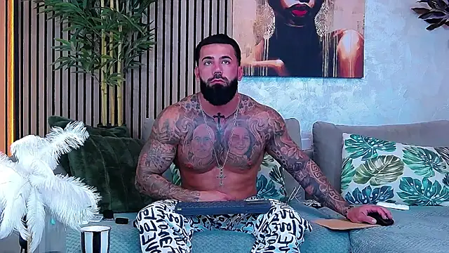 masterkingofmusclee online show from June 25, 8:08 am