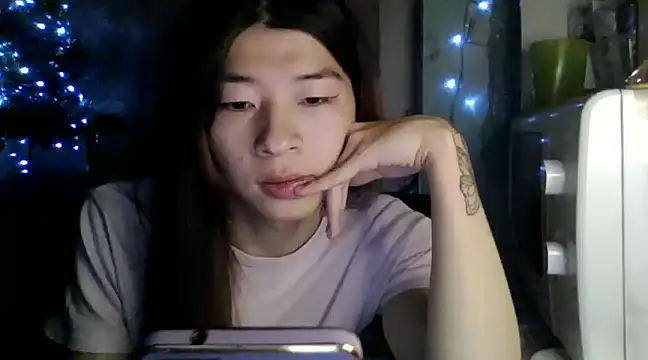 Snapshot of CarlyJoy chatting on January 6, 3:29 pm CarlyJoy online show from January 6, 3:29 pm