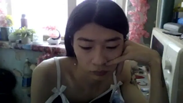 Snapshot of CarlyJoy chatting on April 1, 10:49 am CarlyJoy online show from April 1, 10:49 am